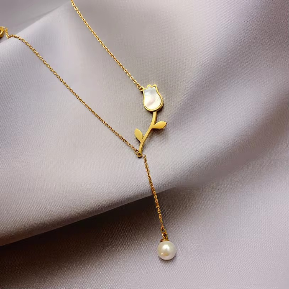 Rose Tulip Pendant